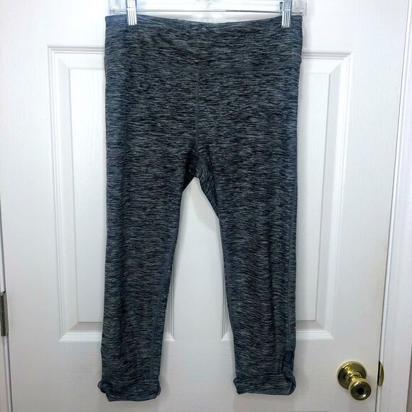 GAIAM Pants - Gaiam gray capri length yoga pants leggings, size medium